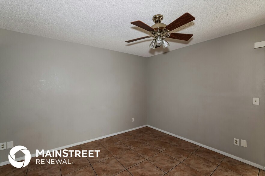 Building Photo - 1109 W Renee Dr