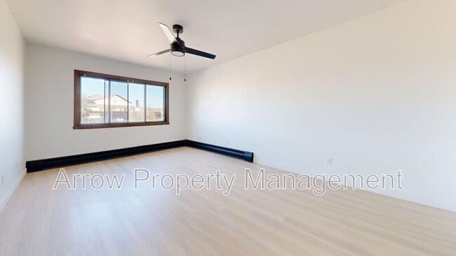 Building Photo - 215 E Arbor Ave