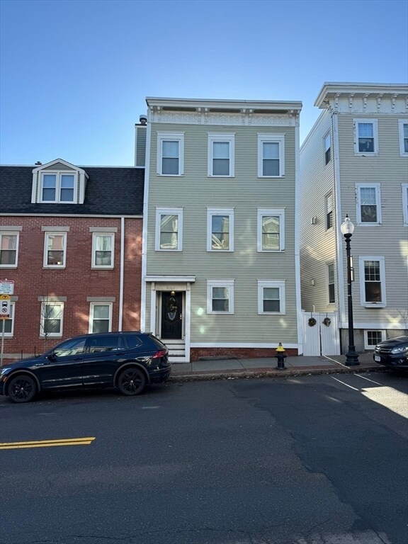Building Photo - 270 Bunker Hill St