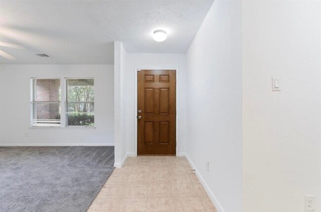 Building Photo - 16119 Peach Bluff Ln