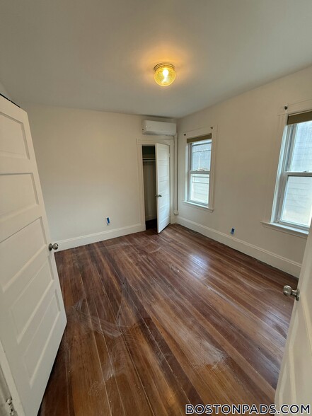 Building Photo - 33 Hancock St