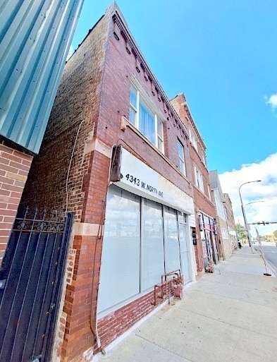 Building Photo - 4343 W North Ave