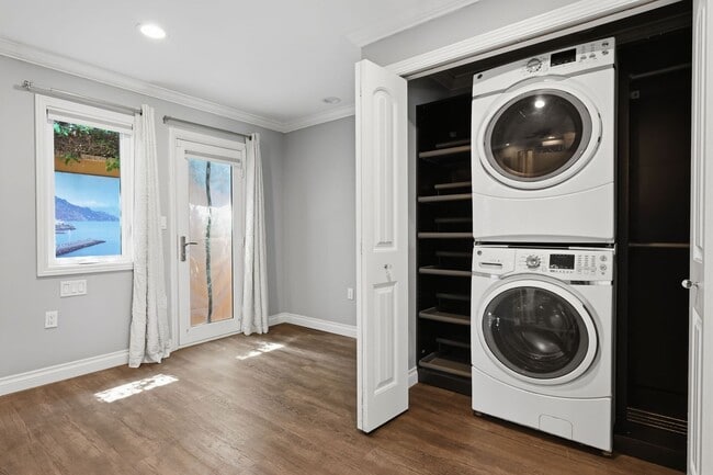 Building Photo - 1184 Devonshire Dr