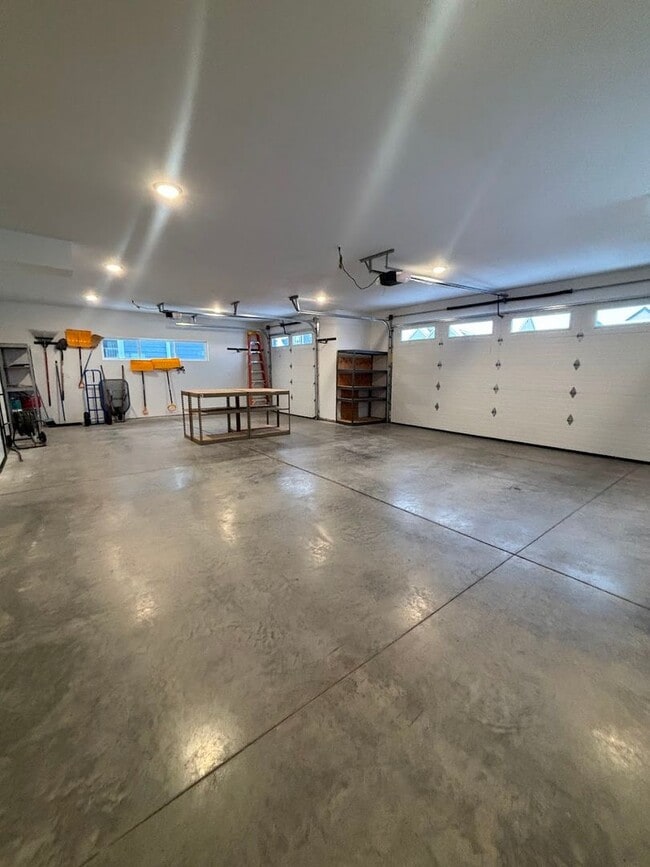 Building Photo - Stunning 4-bedroom, 3-bathroom home in The Ranch Club