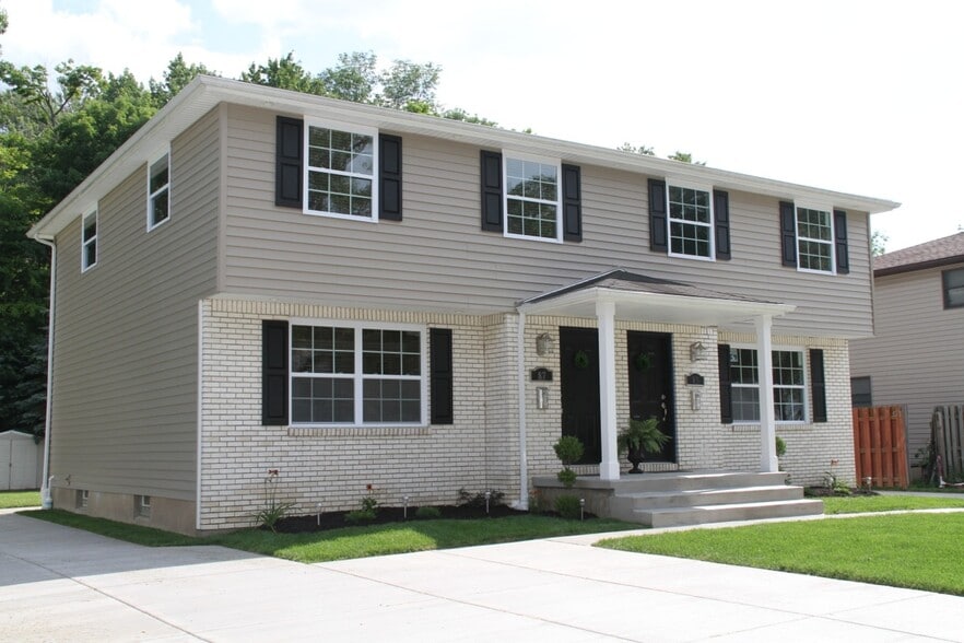 Building Photo - 87 Marine Dr