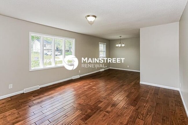 Building Photo - 3 Bedroom Pet-Friendly Home in LEAVENWORTH, KS with Main Street Renewal