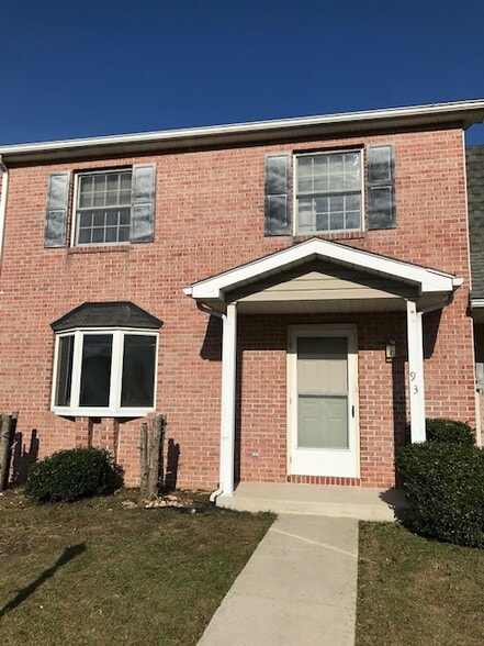 Primary Photo - 93 Nottingham Dr