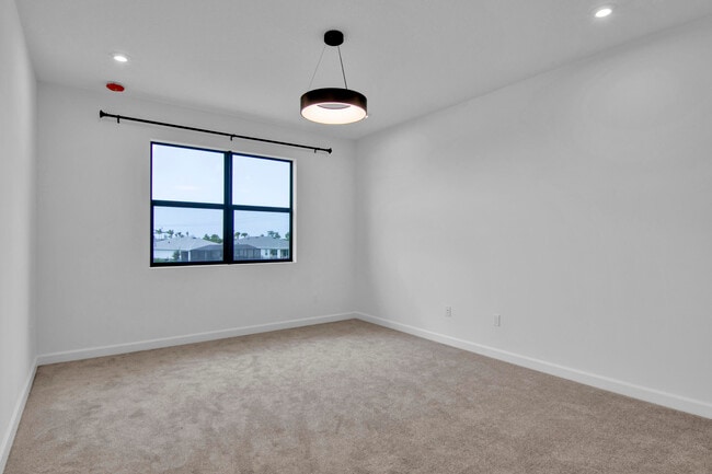 Building Photo - 14075 SW Thorens Dr