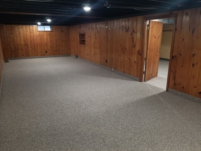 Building Photo - Gorgeous, Fully Upgraded/Renovated from to...