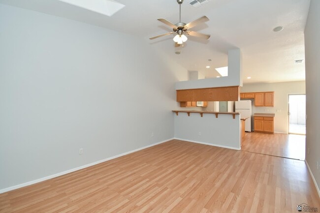 Building Photo - 9157 E 31st Ln