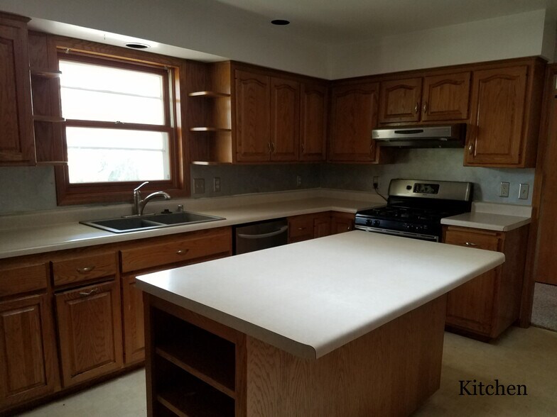 Kitchen - 1010 N Gammon Rd