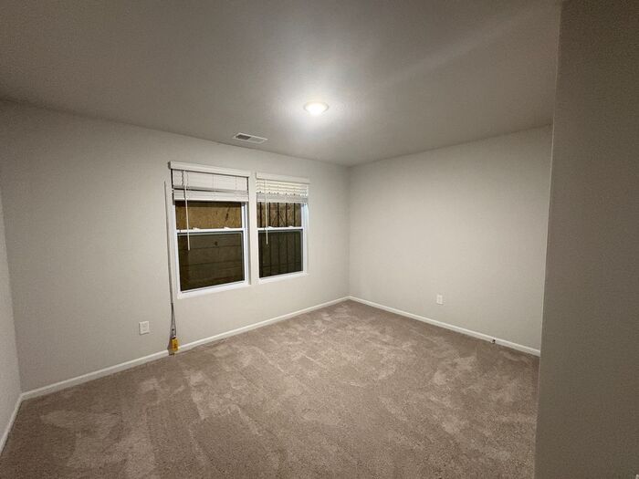 Building Photo - 4032 Park Ave