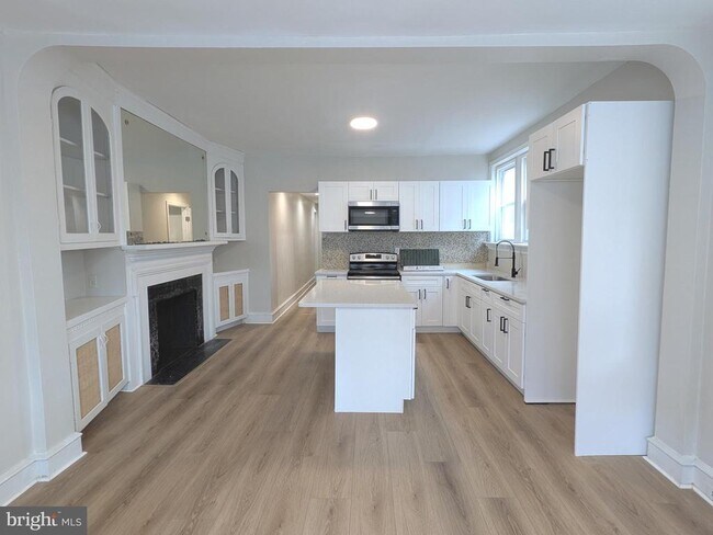 Building Photo - 5750 Rising Sun Ave