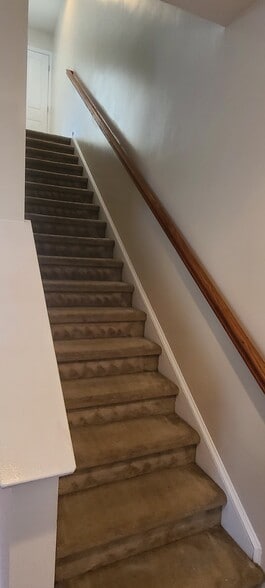 Building Photo - 327 Flyway Rd