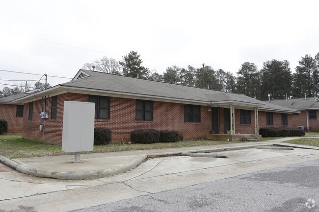 Building Photo - Blake Dairy Road Apartments