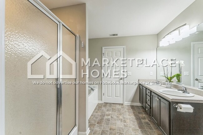Building Photo - 517 Windsong Dr