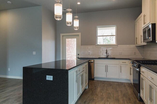 Building Photo - 508 Remington Ave