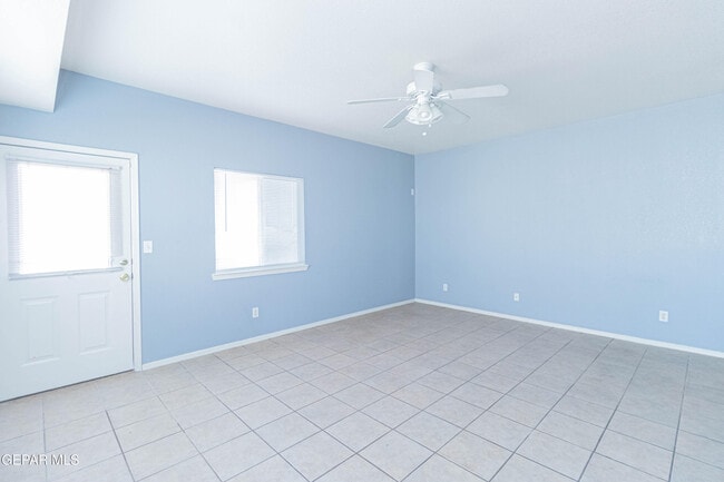 Building Photo - 5917 Cielo Del Rey Pl
