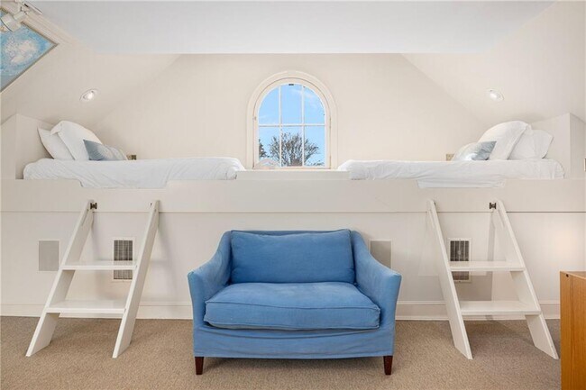 Building Photo - 4 Hunter Ave