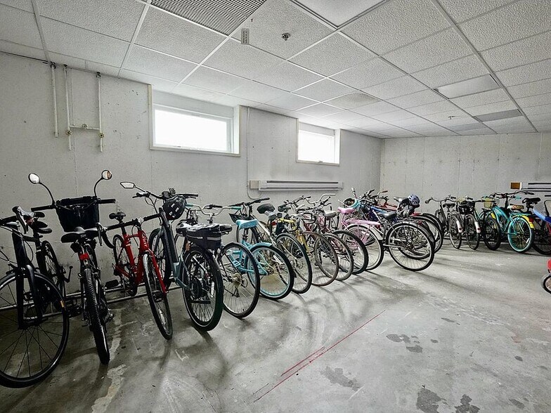 Building Photo - 493 Ocean Blvd