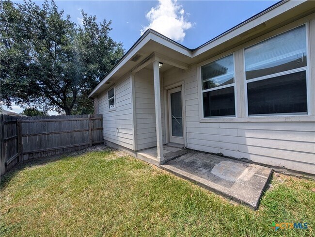 Building Photo - 341 Placid Meadow
