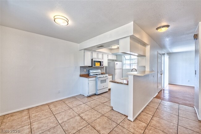 Building Photo - 277 N Lamb Blvd