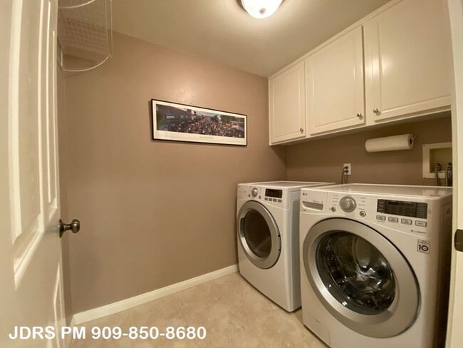 Building Photo - Irvine Furnished 2 Bedroom Home