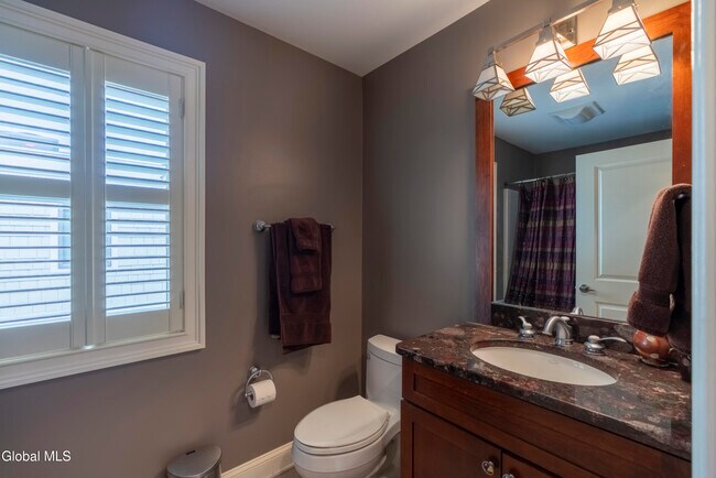 Building Photo - 164 High Rock Ave