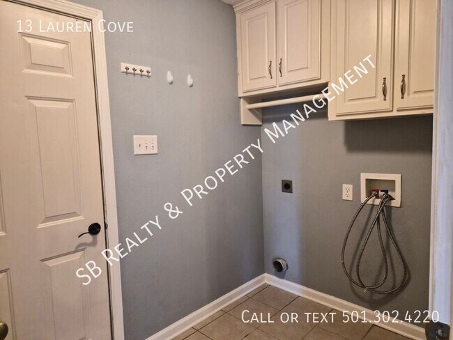 Building Photo - 13 Lauren Cove