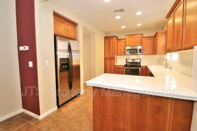 Building Photo - 217 Barnhill Dr