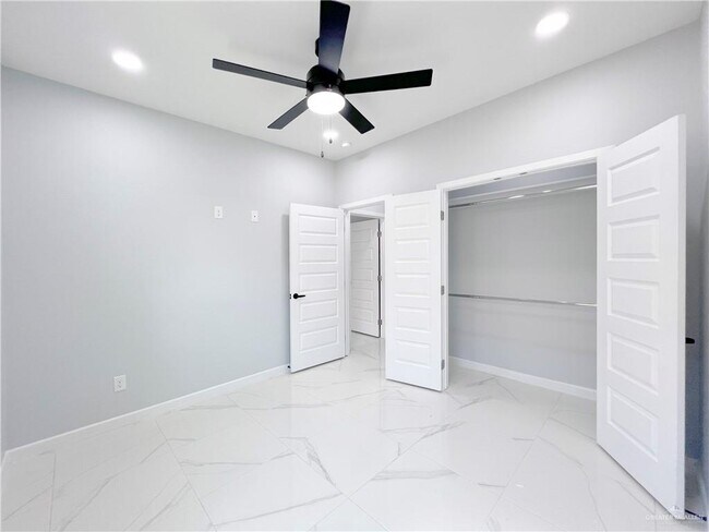Building Photo - 913 N Woodson Ave
