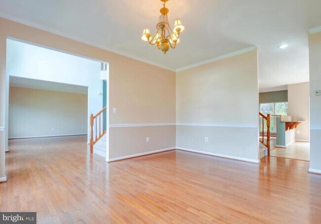Building Photo - 8464 Hessian Hill Ct