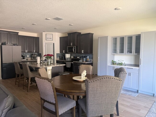 Building Photo - 4 Bedroom/3 Bath two-story home in Arbor Greens