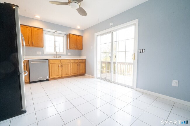 Building Photo - 39 Coram Rd