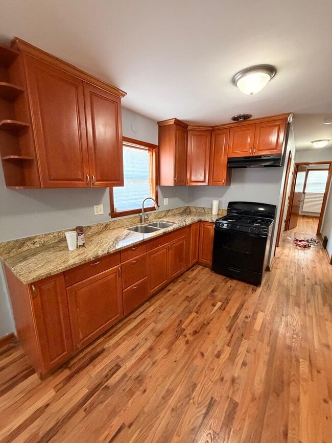 Building Photo - 9109 S Normal Ave