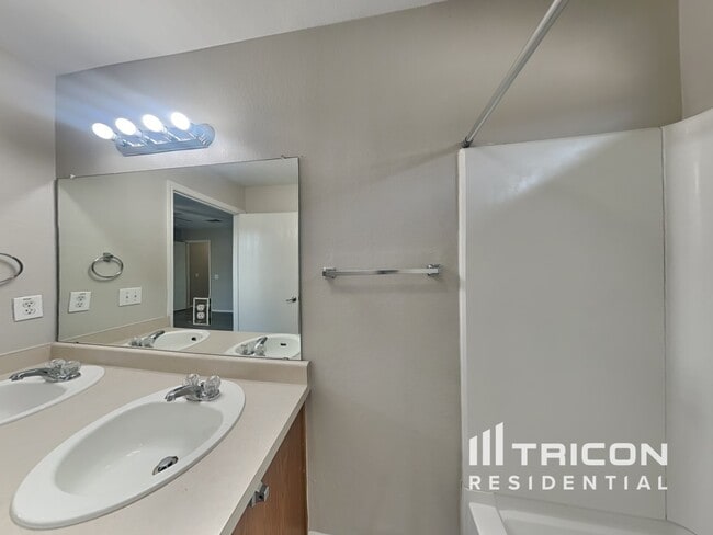 Building Photo - 12529 Sky Harbor Dr