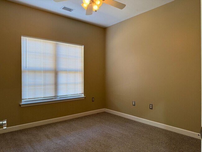 Building Photo - 111 Southwind Cove