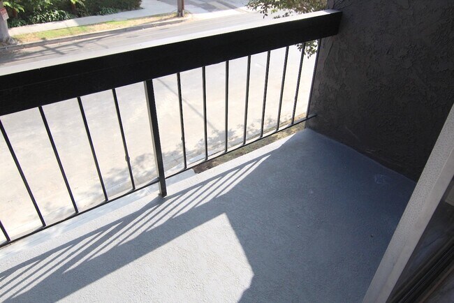 Building Photo - 1450 S Bundy Dr