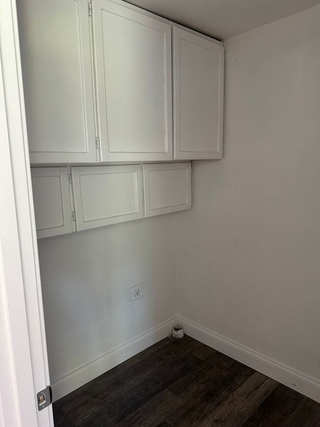 Building Photo - 3-bedroom 2 bath House