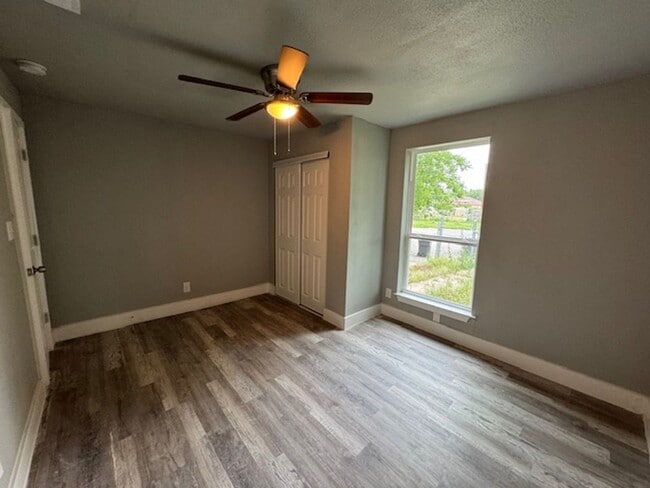 Building Photo - Move in June 10th 2025!! Beautiful  3 bedr...