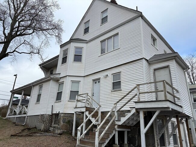 Building Photo - 1122 Adams St