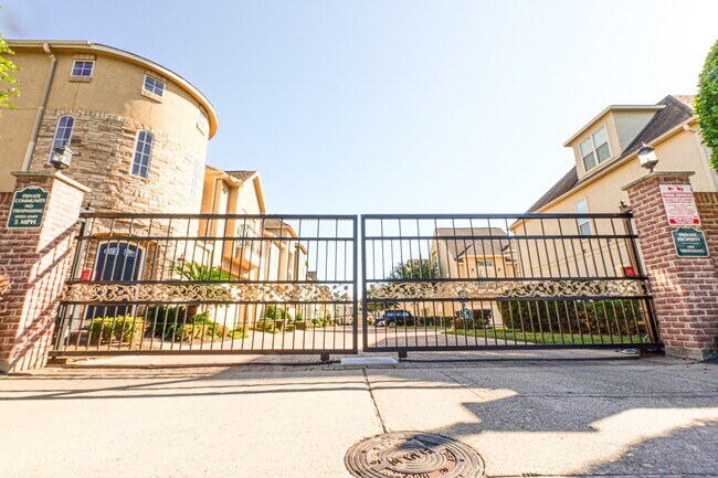 Building Photo - 1314 Sherwood Springs Ln