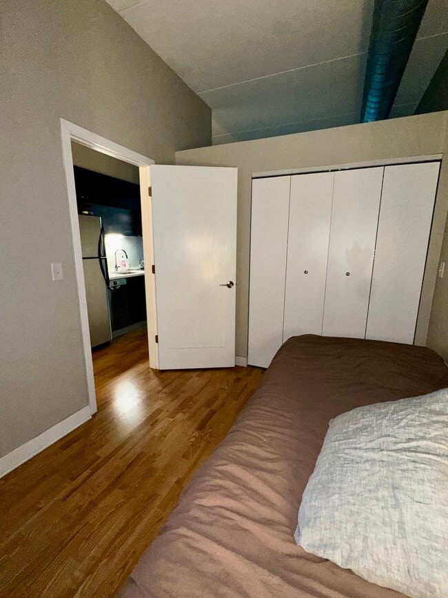 Building Photo - 660 W Wayman St