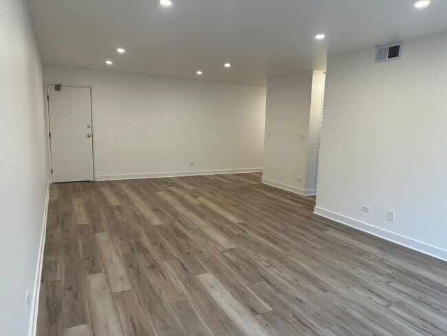 Building Photo - 8232 Niles Center Rd