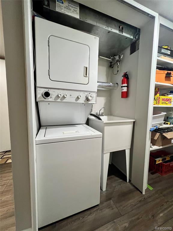 Building Photo - 521 E University Dr