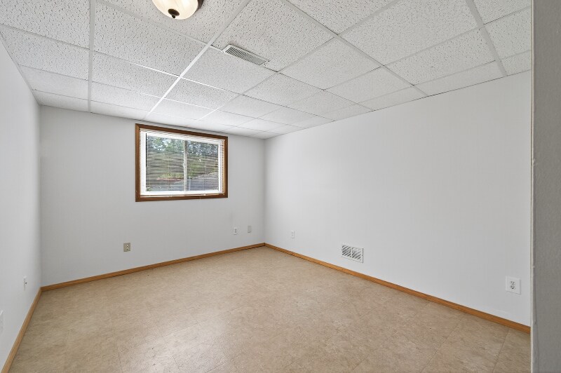 Building Photo - 1803 Hale Ave N
