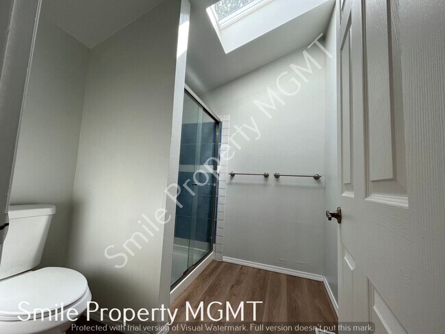 Building Photo - Spacious 5 bedrooms house in Beaverton
