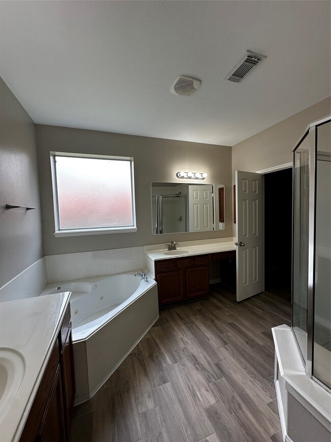 Building Photo - 18515 Skippers Helm