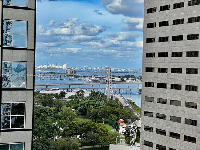 Building Photo - 300 S Biscayne Blvd