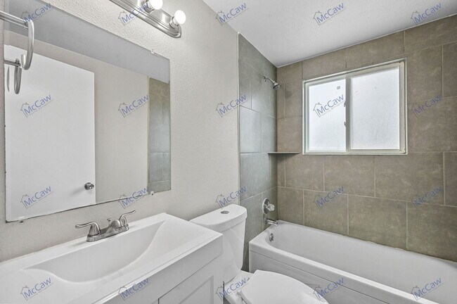 Building Photo - 760 Ponderosa Dr